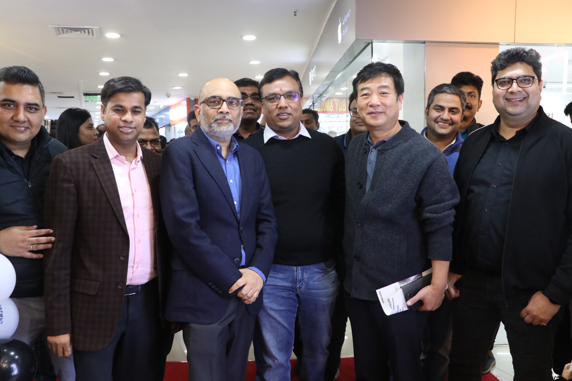 Bhajanlal launches Samsung Smart Cafe at E-Mall Kolkata