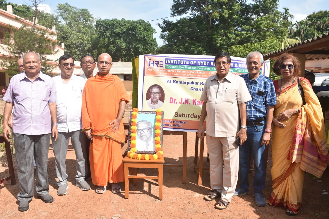 রামকৃষ্ণ জন্মভূমি কামারপুকুরে ডা: অশোক প্রধানের জনসেবা