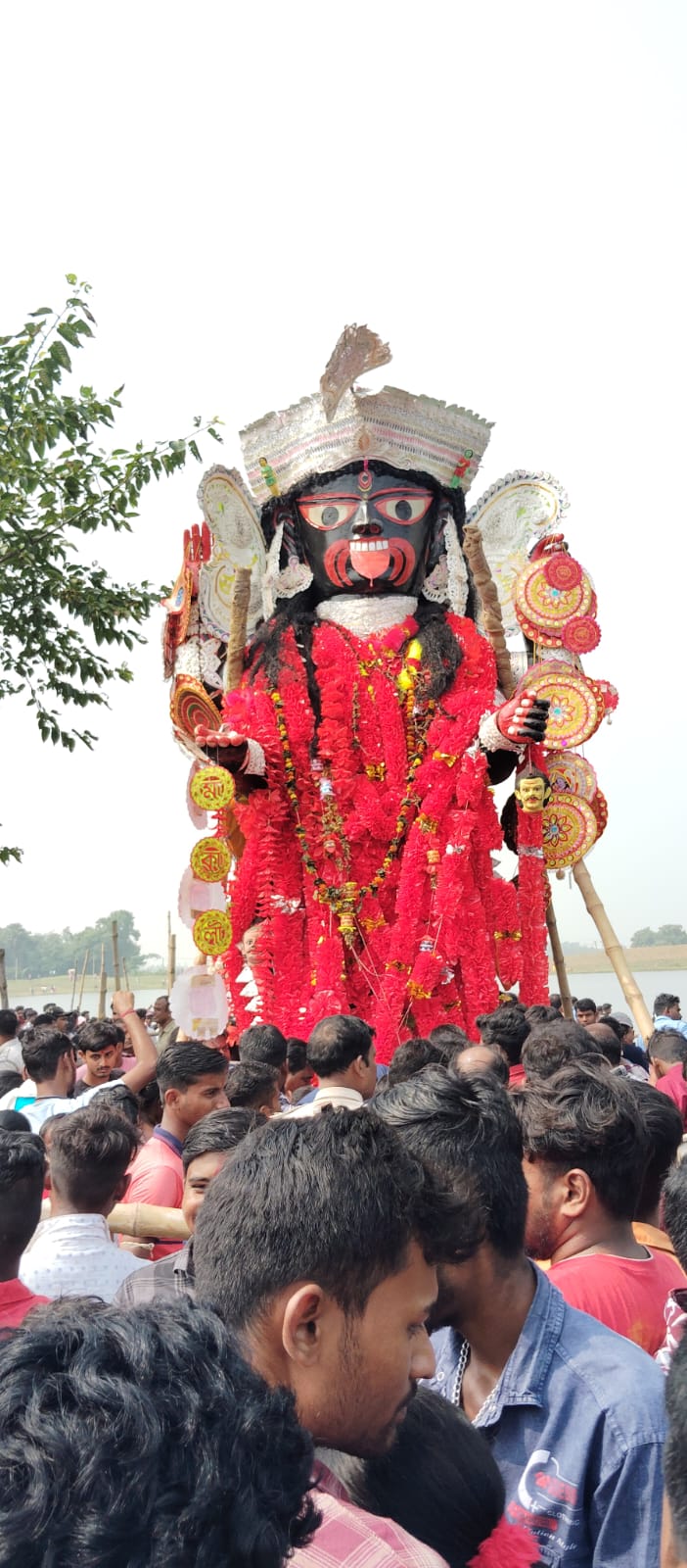 আউশগ্রামের তকিপুরের বড়মার নিরঞ্জন হলো