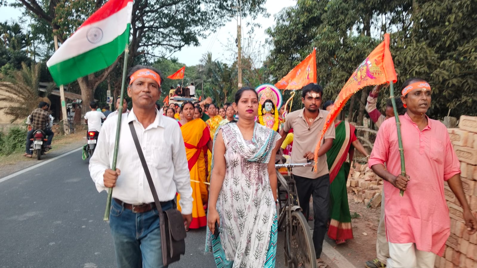 রামনবমী উপলক্ষে কড়াপুলিশি নিরাপত্তার মধ্য দিয়ে দত্তপাড়া থেকে নির্মাণ মনসাতলা পর্যন্ত বর্ণাঢ্য শোভাযাত্রা