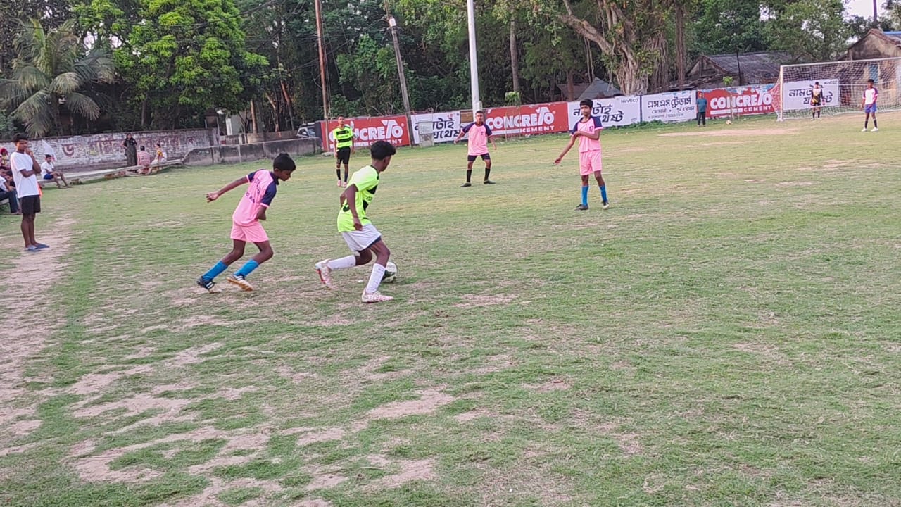 স্বর্গীয় ডাঃ বিপ্লব চ্যাটার্জী ৪২ তম জন্মদিনে প্রীতি ম্যাচ