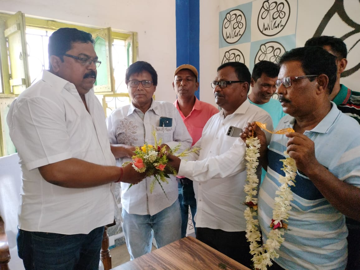 তৃণমূল কংগ্রেসের জেলা সভাপতি কে সংবর্ধনা জ্ঞাপন