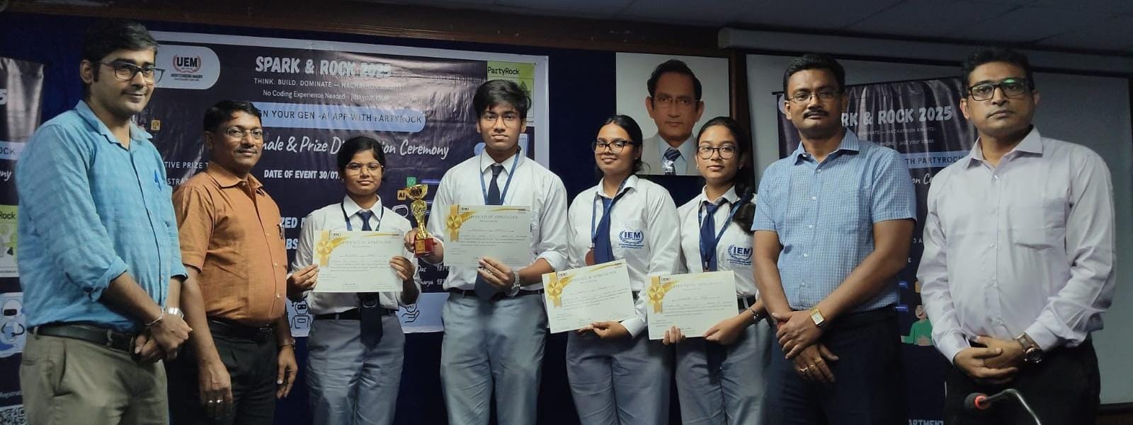প্রথম বর্ষের IEM ছাত্ররা এক মাসে তৈরি করলো ৩০০+ GenAI অ্যাপ!