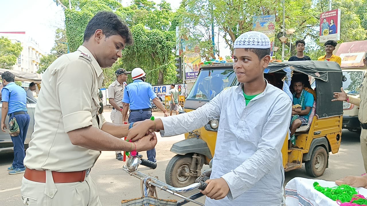 দীঘায় পথ নিরাপত্তা নিয়ে পদযাত্রা