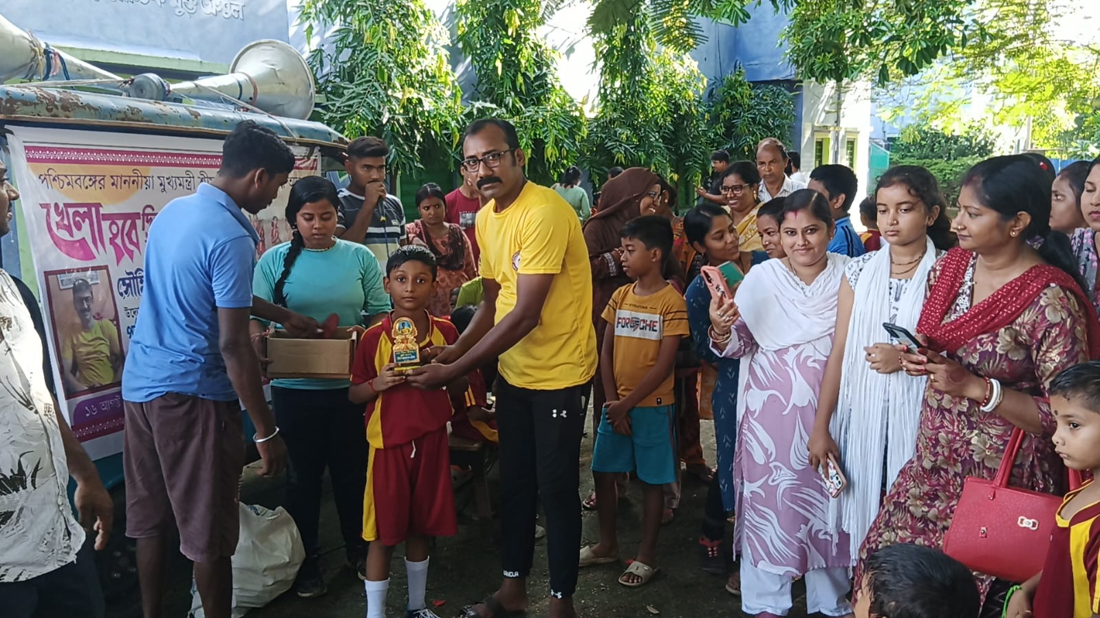 কাটোয়ায় সৌমিত্র সাহা স্মৃতি ম্যারাথন দৌড় প্রতিযোগিতা অনুষ্ঠিত