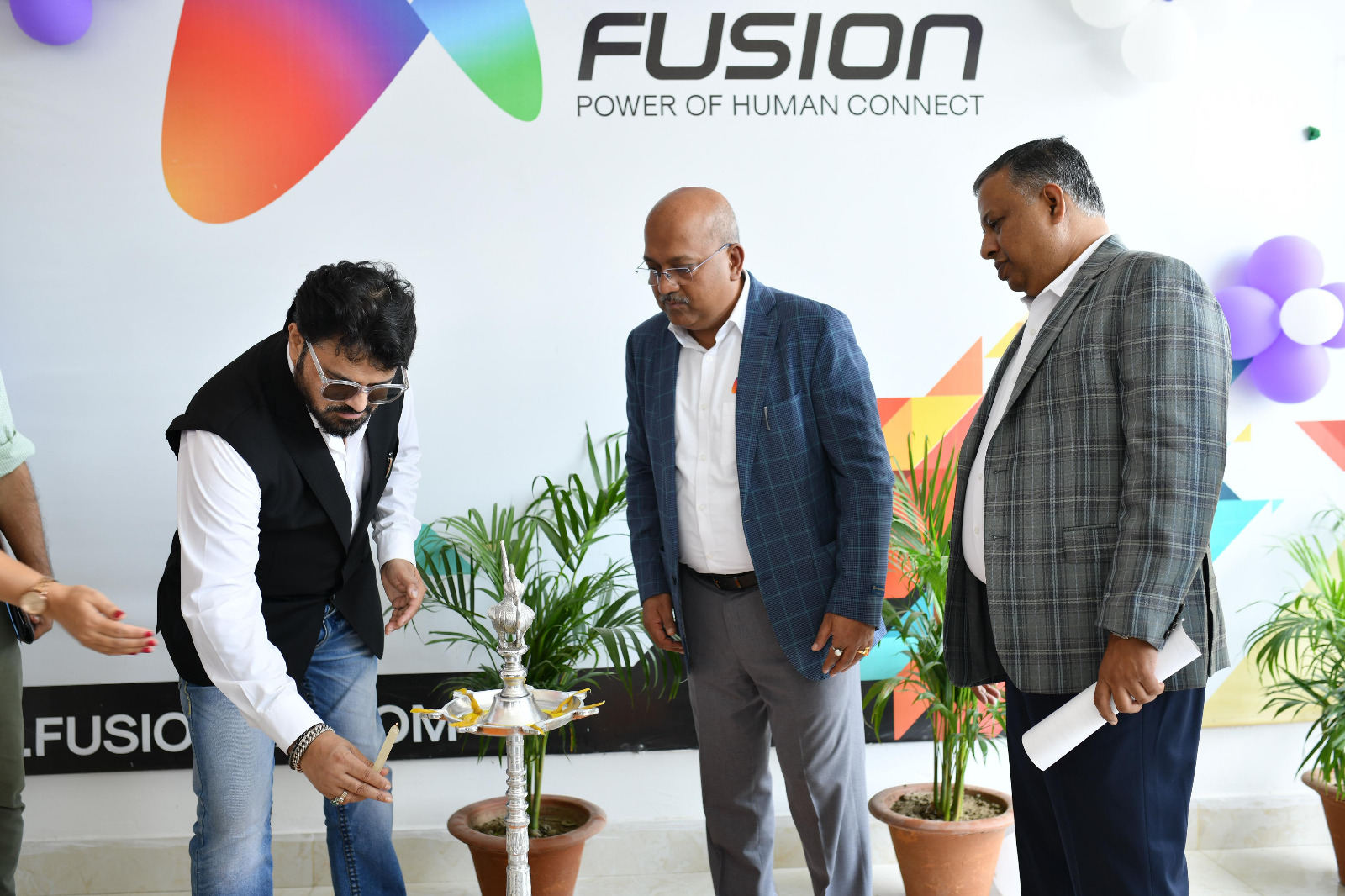 শিলিগুড়িতে নতুন ১,০০০ আসন বিশিষ্ট, ৫৪,০০০ বর্গফুট জোড়া ডেলিভারি সেন্টার খুলে ভারতের ডেলিভারি নেটওয়ার্ক জোরদার করল Fusion CX