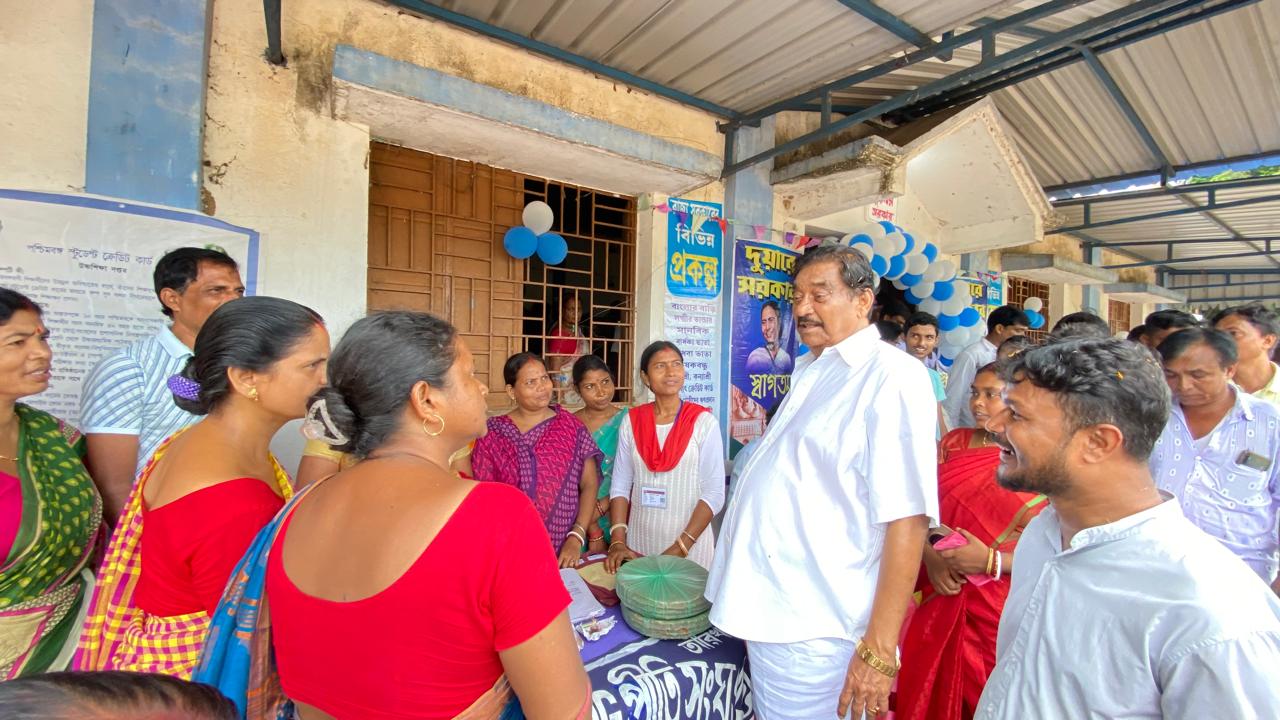 আমাদের পাড়া আমাদের সমাধান শিবিরের মন্ত্রী অরূপ রায়।