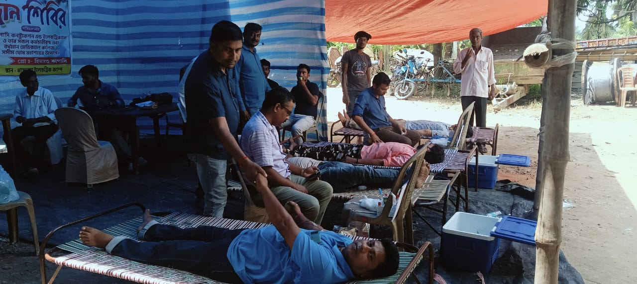 ভাতারের ধান্দলসা গ্রামে একটি বেসরকারি সংস্থার উদ্যোগে স্বেচ্ছায় রক্তদান শিবির,