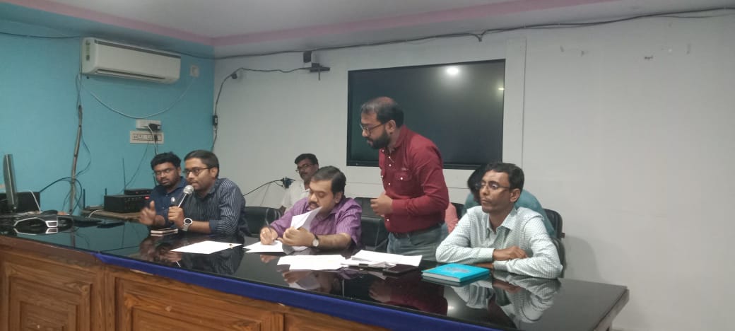 মিড ডে মিলের সবজি সরবরাহ নিয়ে শিক্ষক ও প্রোডিউসার কোম্পানিদের নিয়ে আলোচনা সভা খয়রাসোল ব্লকে