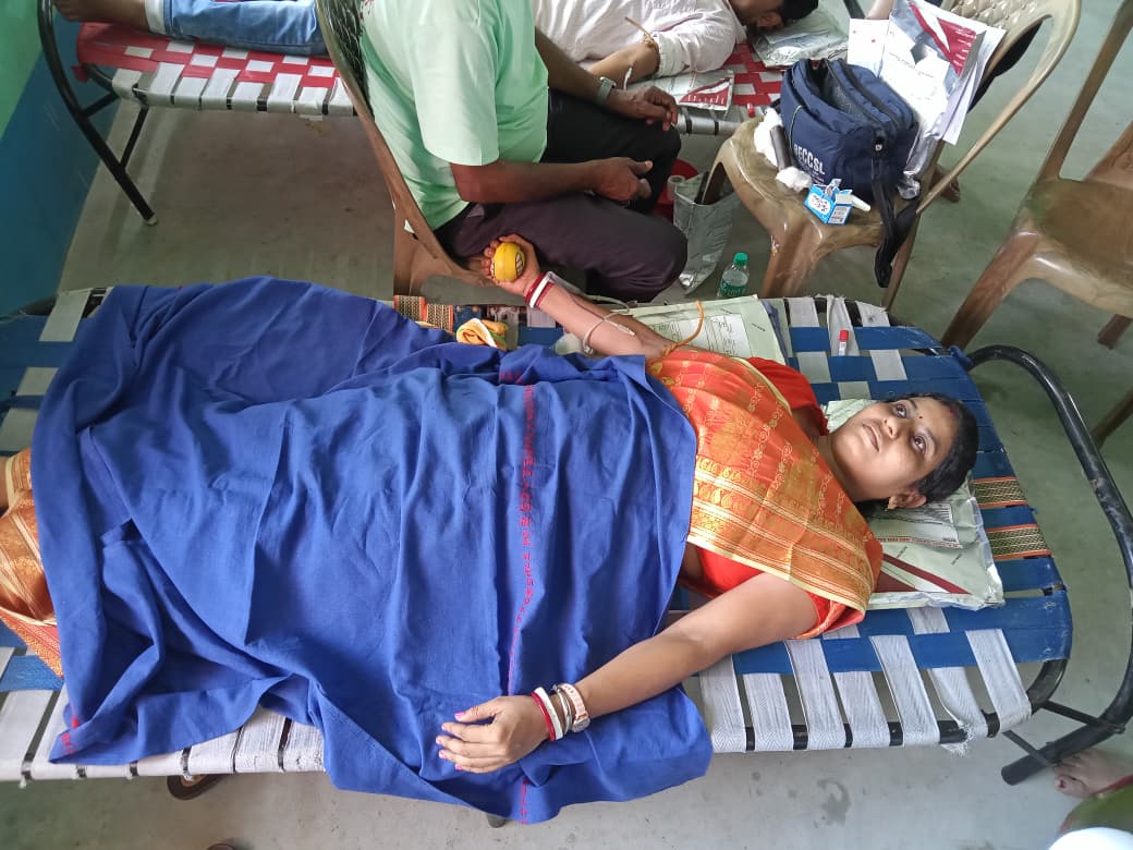 বিবেকানন্দ ইন্টিগ্রেটেড মিশন স্কুলের উদ্যোগে রক্তদান শিবির।