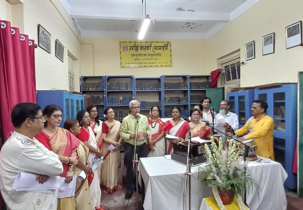 আনন্দময়ীর আবাহনে রবীন্দ্রভারতী সোসাইটি