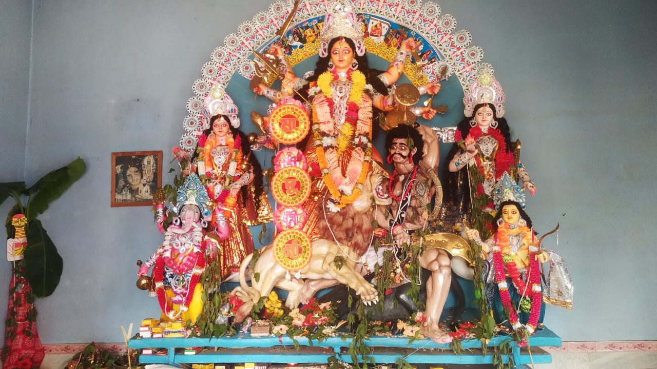 হাজার বছর ধরে দুর্গাপুজো করে চলেছে মঙ্গলকোটের ‘শী’ পরিবার