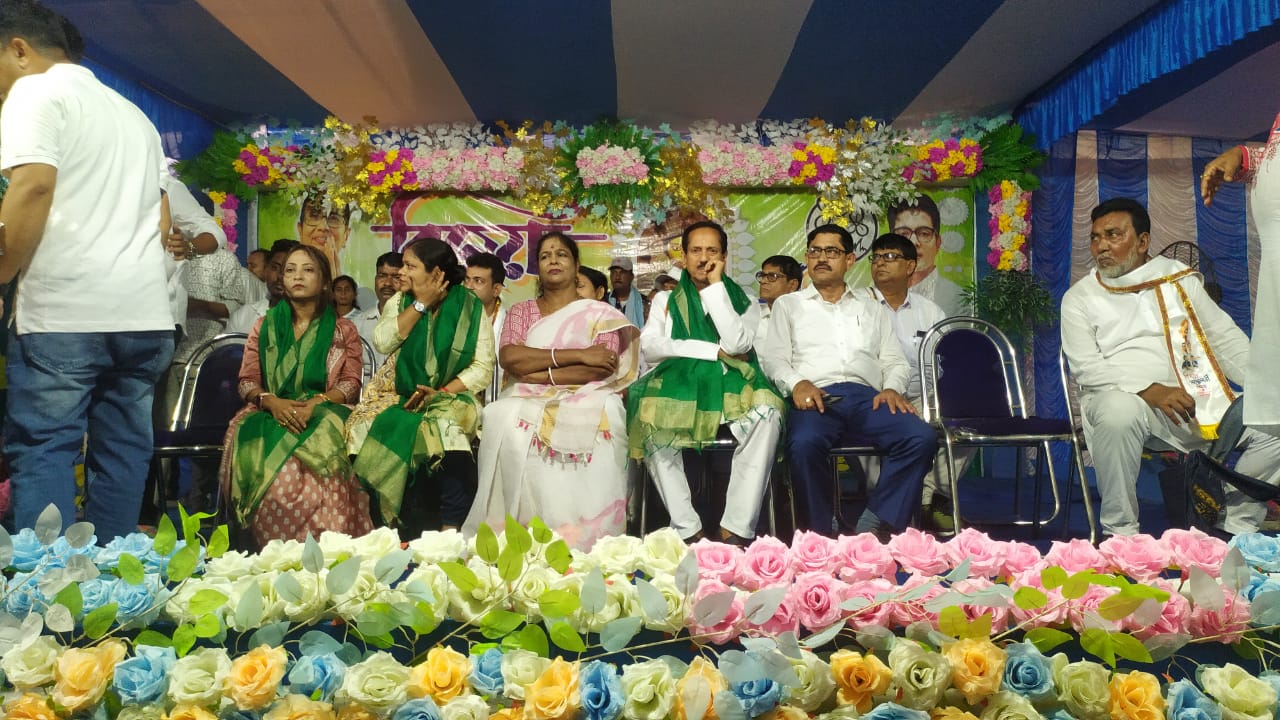 আউসগ্রাম-১ নং ব্লক তৃণমূল কংগ্রেসের উদ্যোগে আয়োজিত হলো বিজয়া সম্মেলনী