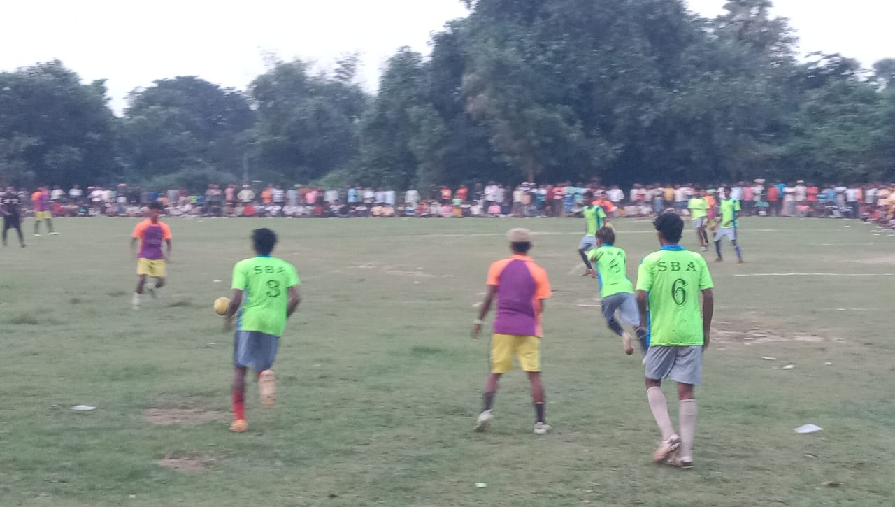 যুব সম্প্রদায়কে মাঠমুখী করার লক্ষ্যে যুবকবৃন্দের উদ্যোগে ৩ দিবসীয় ফুটবল প্রতিযোগিতা
