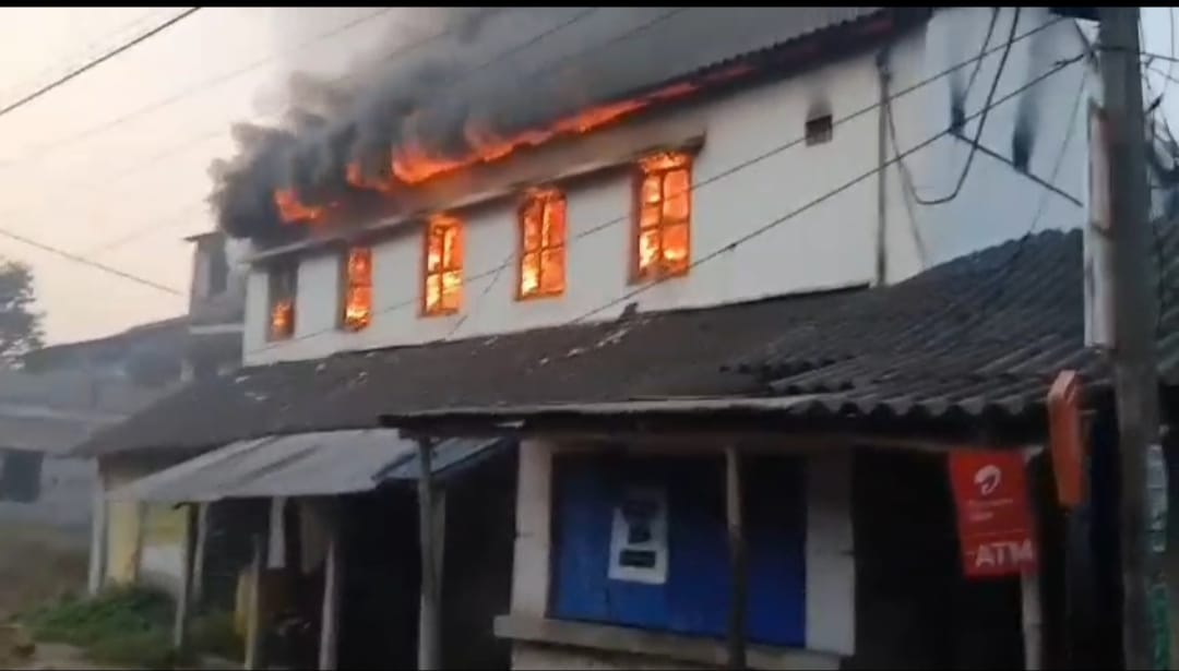 কোলাঘাটের কুমারহাটে হোসিয়ারী কারখানায় ভয়াবহ আগুন লেগে কয়েক লক্ষ টাকার হোসিয়ারী দ্রব্য ভস্মীভূত।
