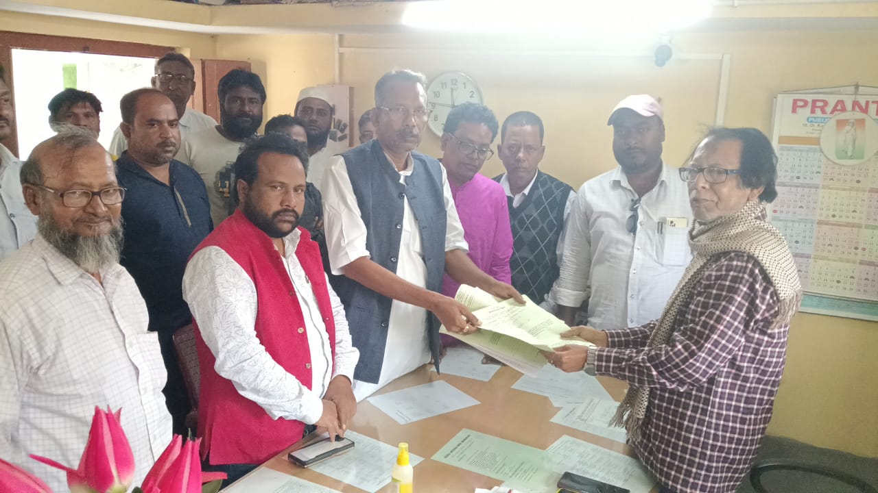 বিনা প্রতিদ্বন্দ্বিতায় জয়ী হয় তৃণমূল কংগ্রেস