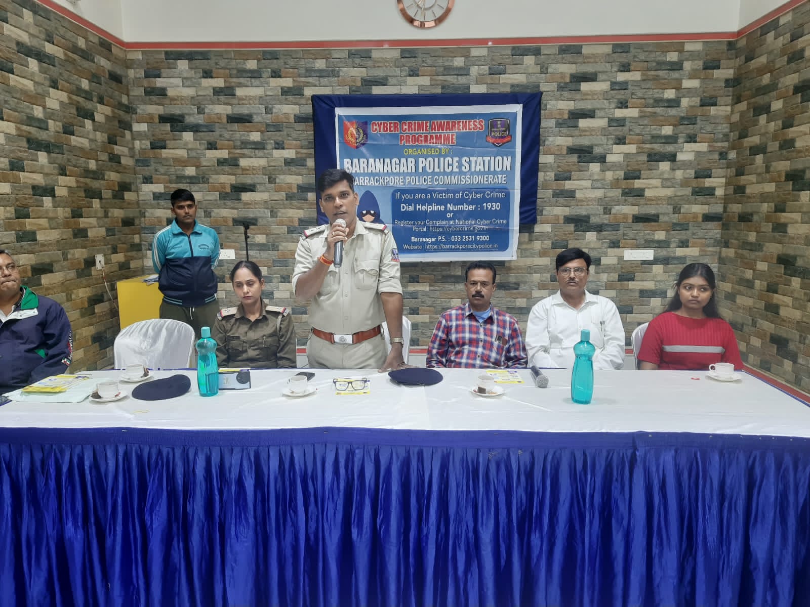 পুলিশের উদ্যোগে সাইবার অপরাধ সংক্রান্ত সচেতনতা শিবির হলো বনহুগলীতে