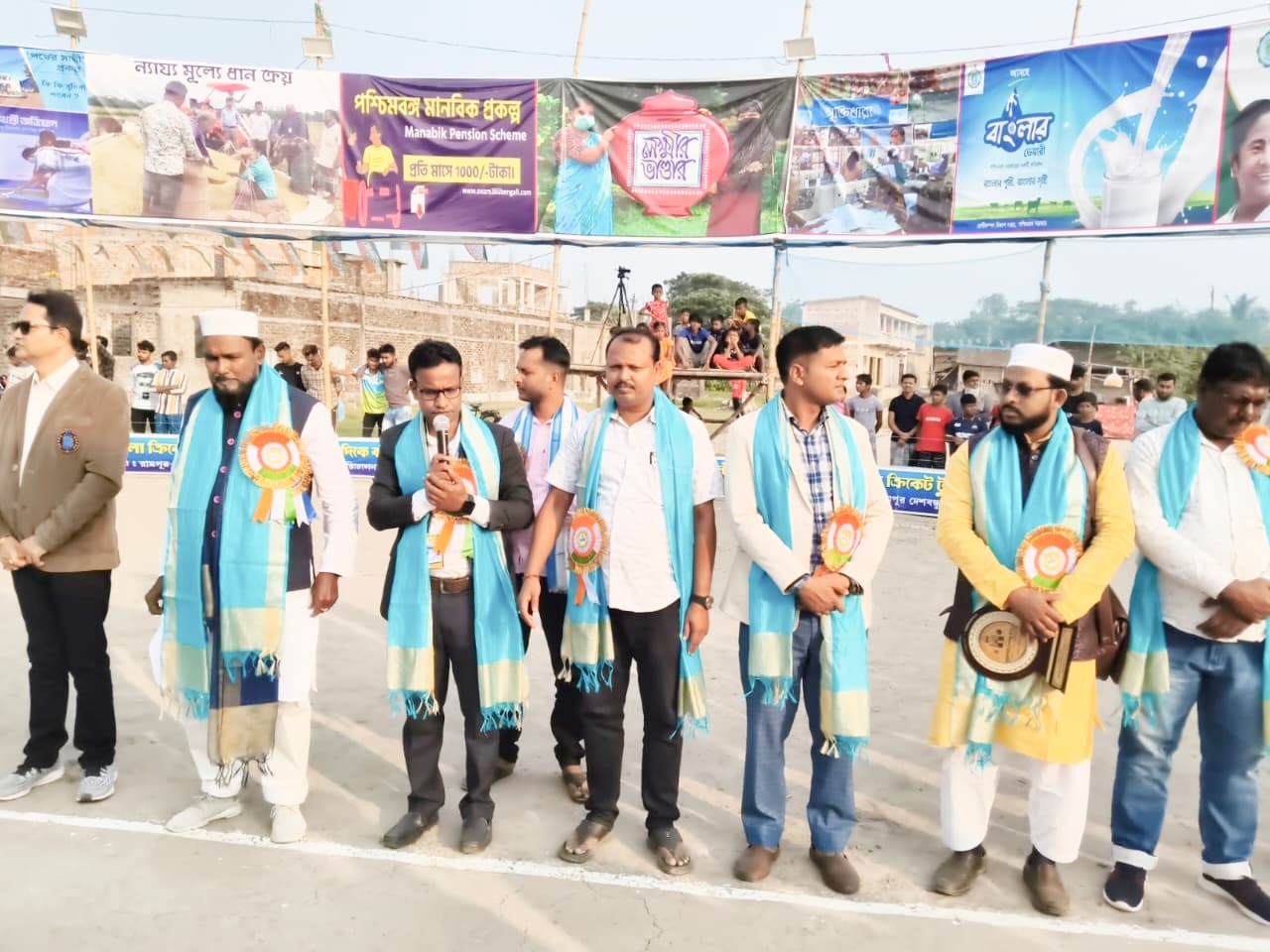 রামপুর দেশবন্ধু ক্লাবের রক্তদান শিবির ও দিদিকে বলো ক্রিকেট টুর্নামেন্ট।