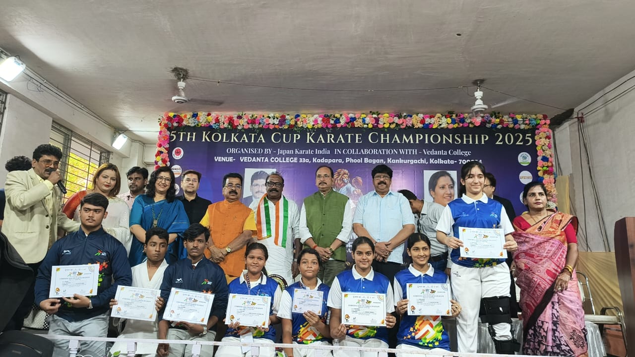 কাকুরগাছির কাদাপাড়ায় ক্যারাটে প্রতিযোগিতা