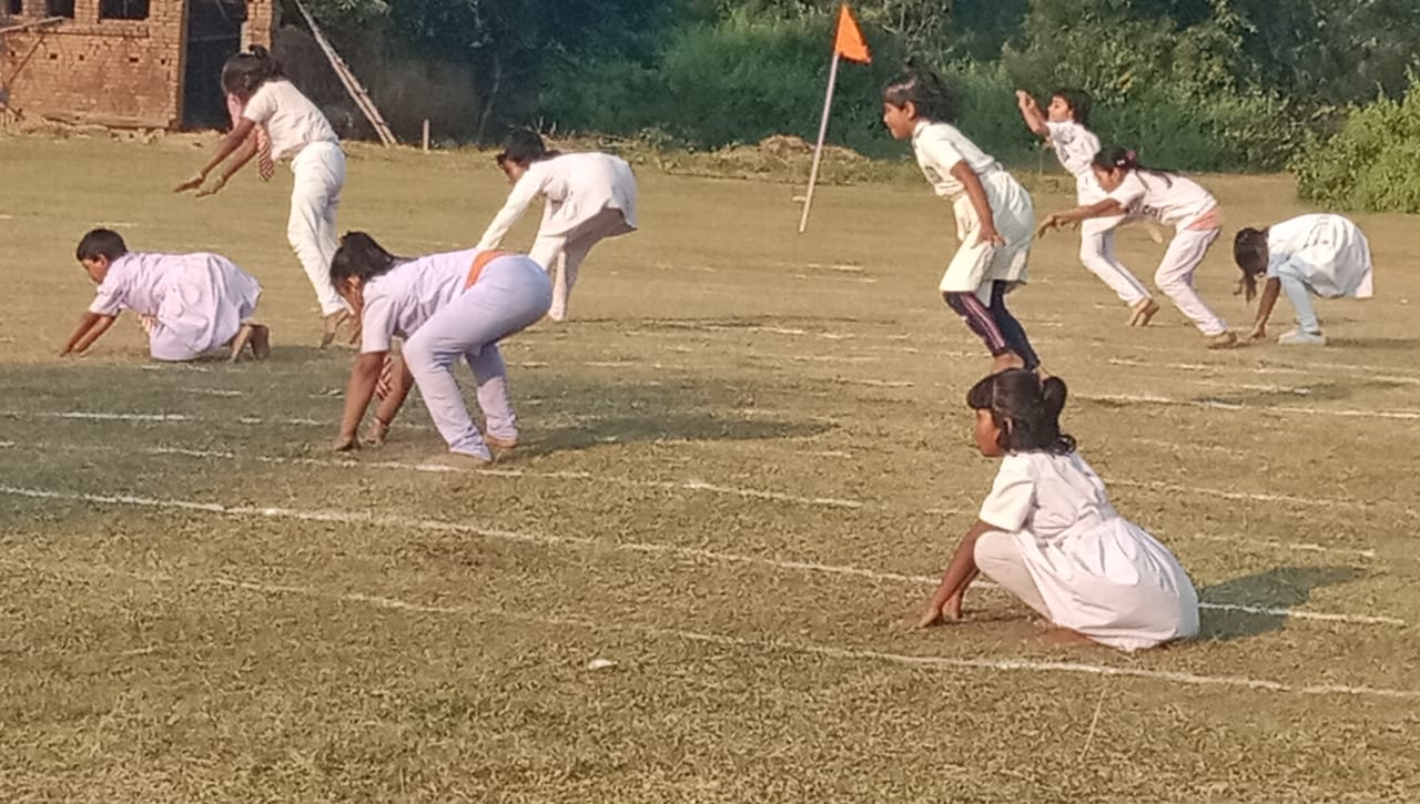 রামধনু পাবলিক স্কুলের কচিকাঁচাদের নিয়ে বার্ষিক ক্রীড়া প্রতিযোগীতা লোকপুরে