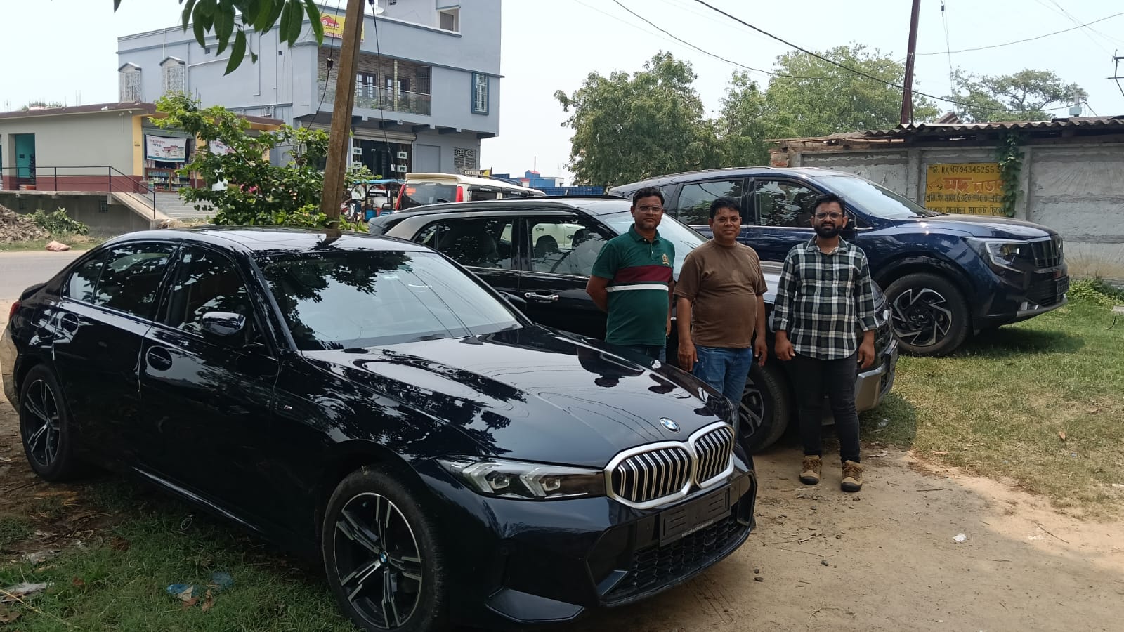 দীর্ঘ ৩০ বছরের সংগ্রামে স্বপ্ন সফল মঙ্গলকোটের তিন যুবকের, যা নিয়ে চর্চা এলাকায়।