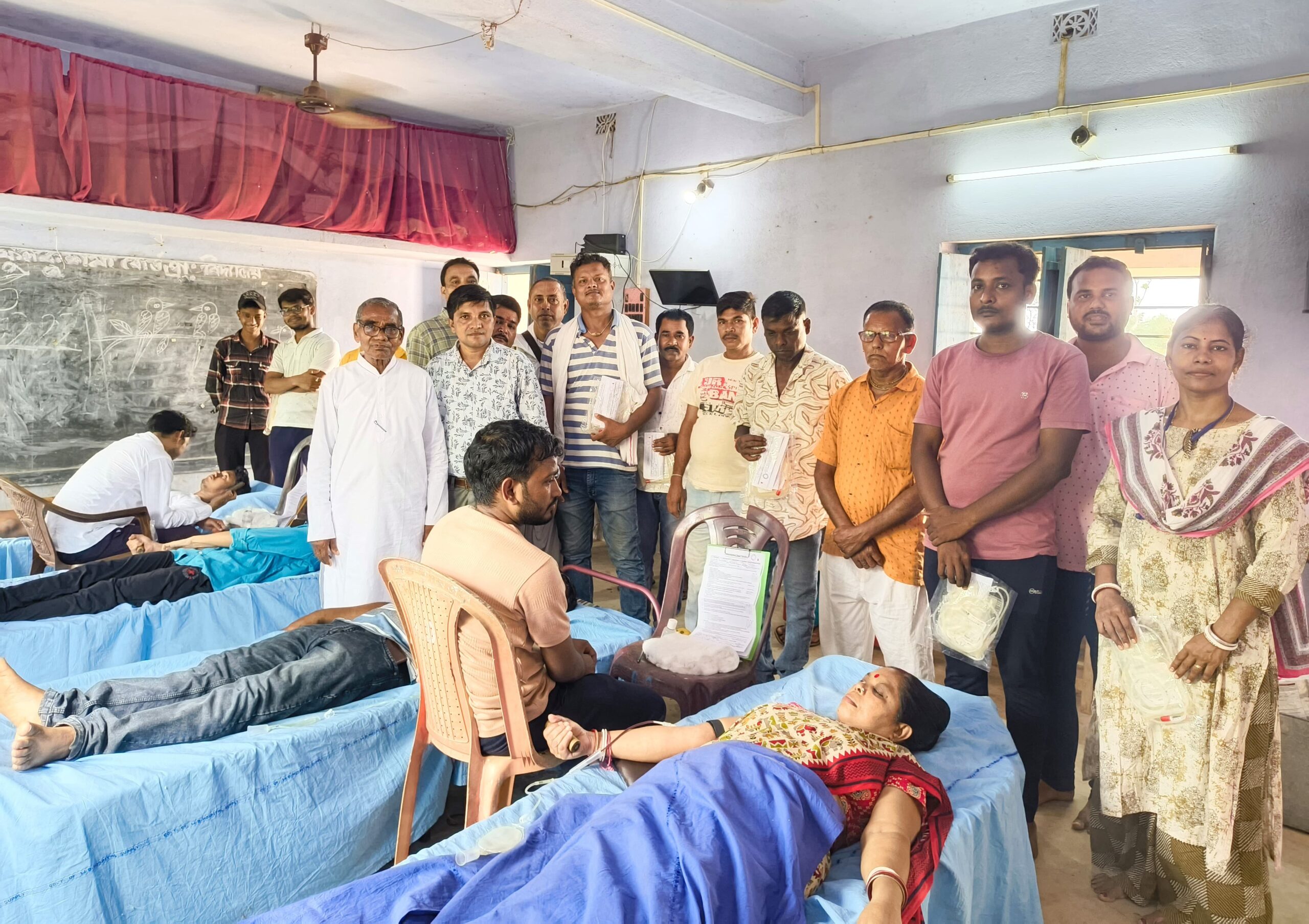 ফুলকুসমা সার্বজনীন ভাগবত সম্প্রদায়ের উদ্যোগে স্বেচ্ছায় রক্তদান শিবির।