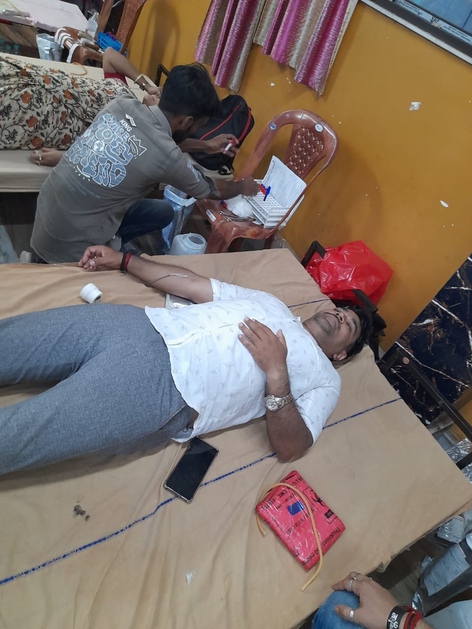 ভারতীয় জনতা পার্টির (BJP) বরানগর মণ্ডল ও জেলা নেতৃত্বের উদ্যোগে স্বেচ্ছায় রক্তদান শিবিরে মোট 70 জন রক্ত দান করেন l