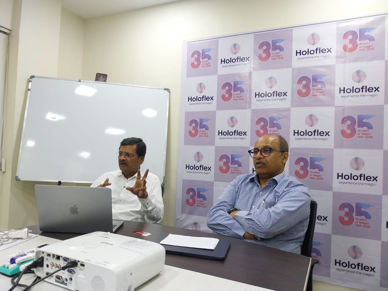 ফার্মা ও এফএমসিজি খাতে নকল পণ্যের বাড়বাড়ন্ত; প্রযুক্তিনির্ভর সমাধানে জোর দিচ্ছে Holoflex, দ্বিগুণ হারে বাড়ছে চাহিদা