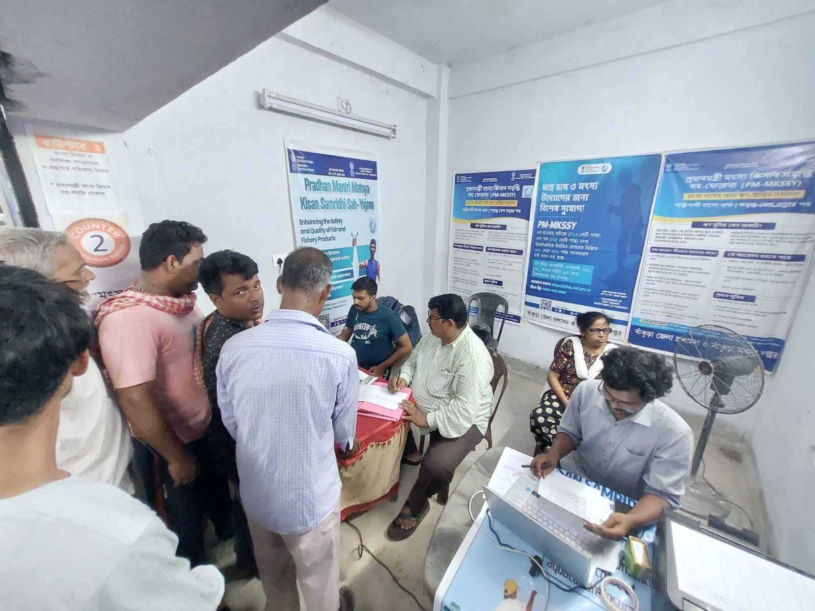 সারেঙ্গার আমঝোর কর্ম তীর্থ জনকল্যাণ শিবিরে উপছে পড়া ভিড়।