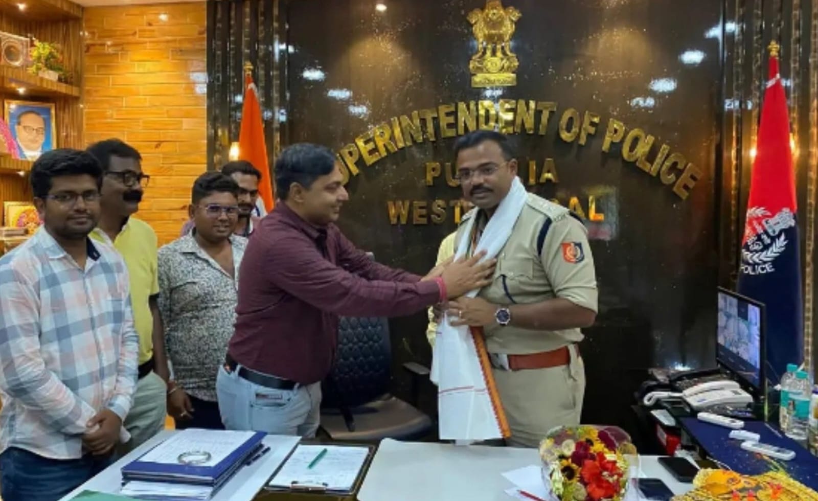 পুরুলিয়ার জেলার নতুন দায়িত্বপ্রাপ্ত পুলিশ সুপার সানি রাজকে উষ্ণ সংবর্ধনা জানাল পুরুলিয়া জার্নালিস্ট ক্লাব।