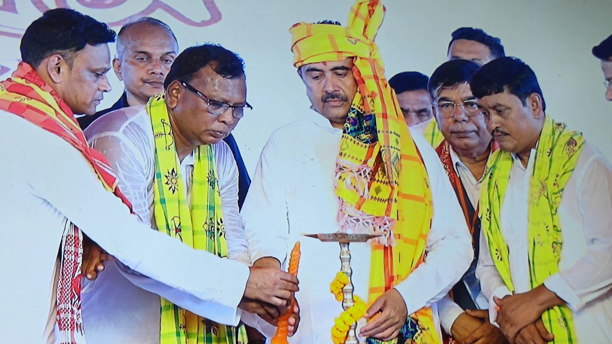 মুকুটমণিপুরে রাজ্যস্তরের হুল দিবসের সূচনায় মুখ্যমন্ত্রী শুভেন্দু অধিকারী।