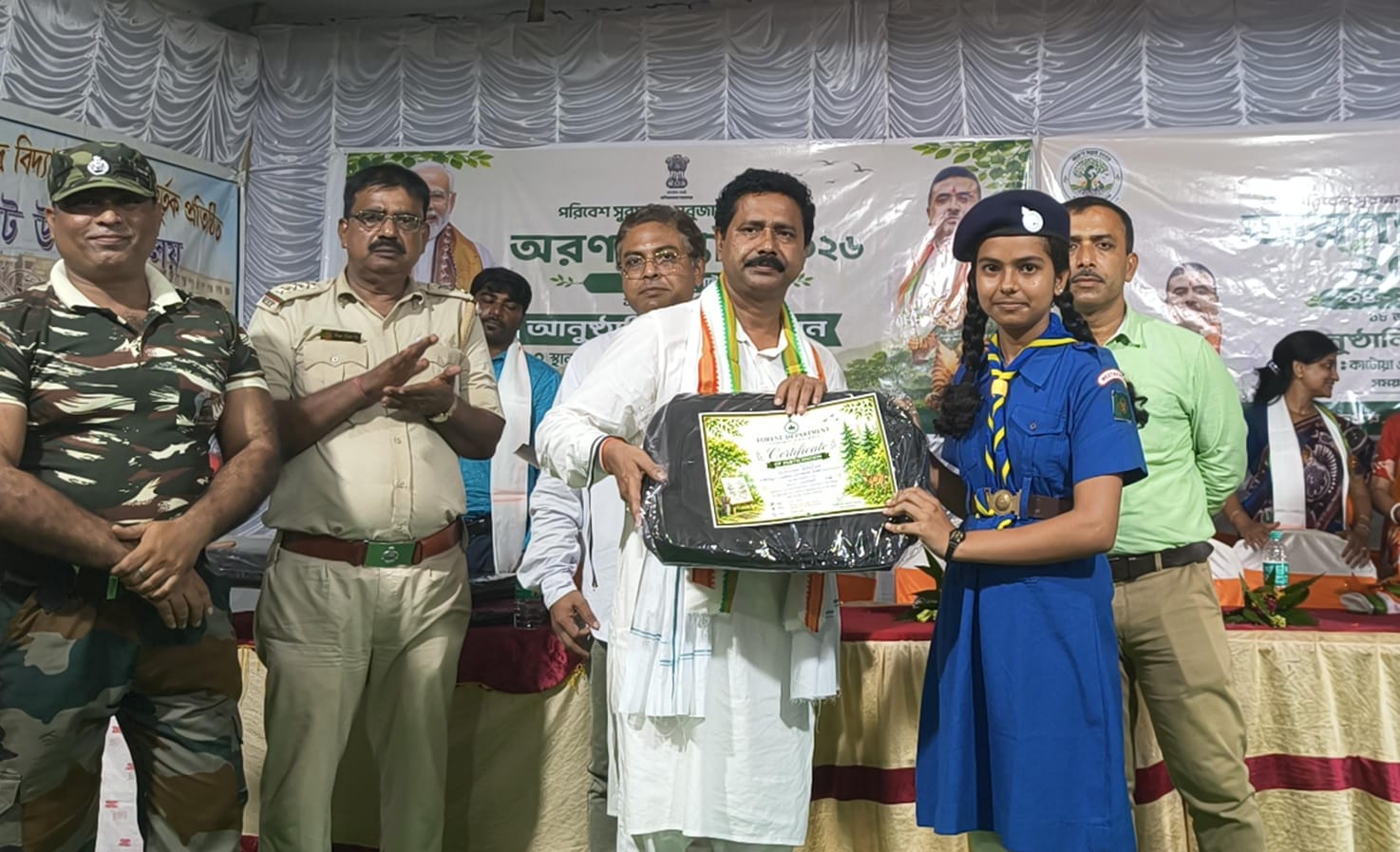 অরণ্য সপ্তাহ উপলক্ষে দাঁইহাট উচ্চ বিদ্যালয়ে বৃক্ষরোপণ ও সাংস্কৃতিক অনুষ্ঠান