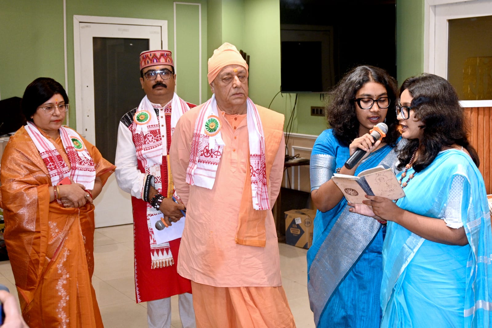 কলকাতা প্রেস ক্লাবে অভিনবভাবে প্রকাশিত হলো ‘বৈদেহী’ নামক সনাতনী পুস্তক