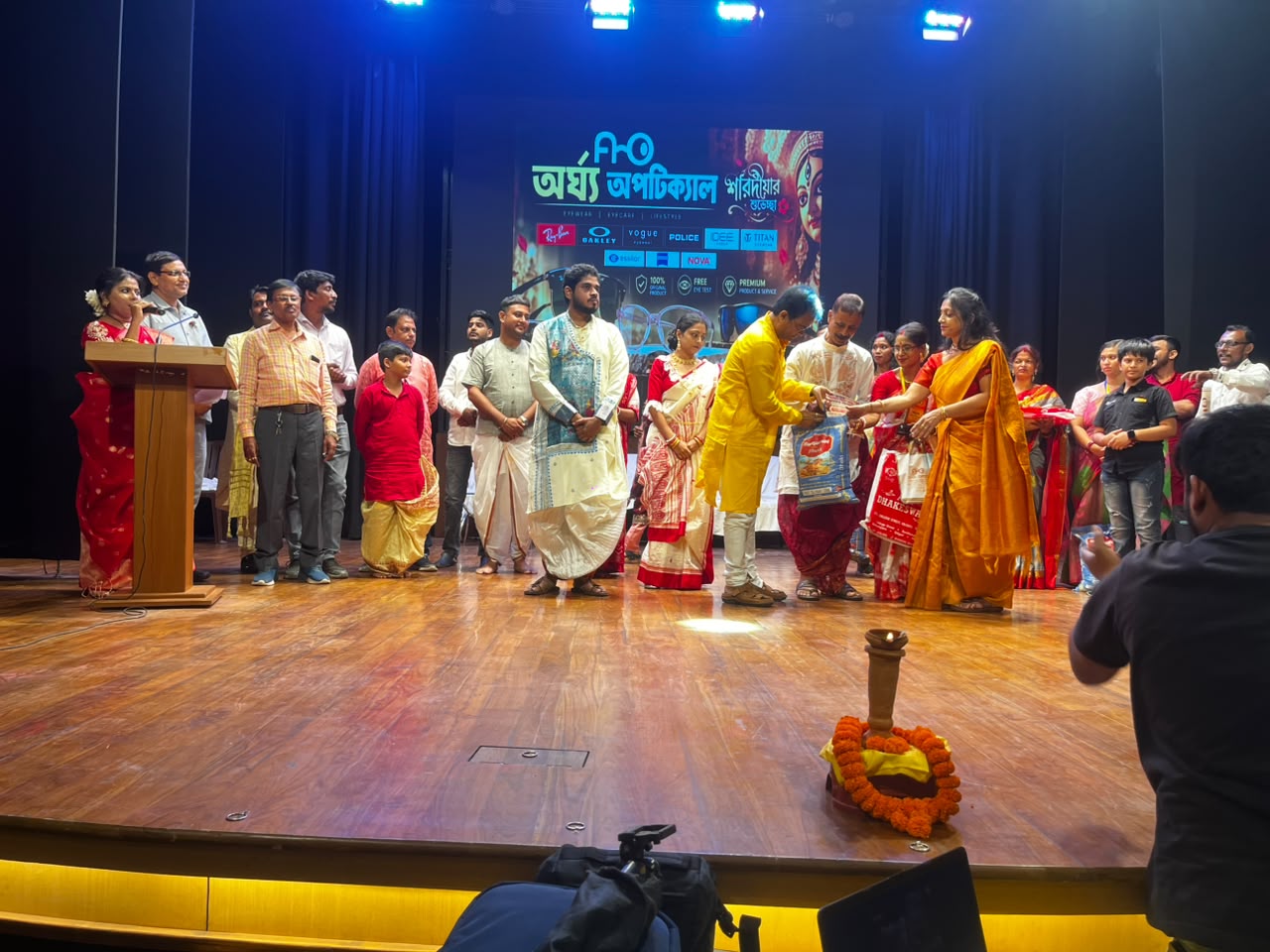 শারদোৎসবের আবহে ঐতিহ্য ও সংস্কৃতির মেলবন্ধন : টাউন হলে সম্পন্ন হলো সহযোদ্ধার ‘সাবেকিয়ানার সন্ধানে’র চূড়ান্ত পর্ব ও পুরস্কার বিতরণী